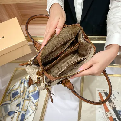 Ladies Luxury Crossbody Bag