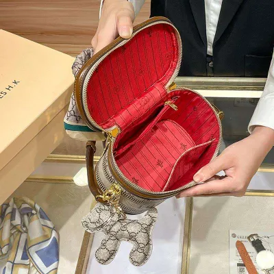 Fashionable Spring Summer Crossbody Bag 