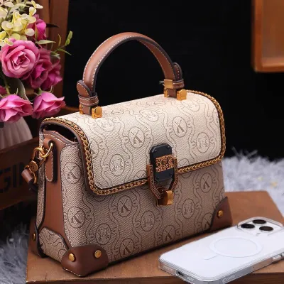 Beautiful Luxury Women's Handbag 