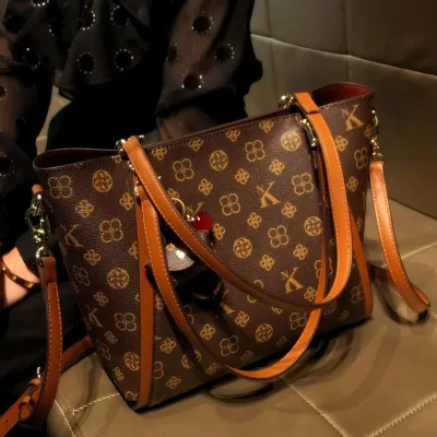 Design with Zipper Closure for Travel Bag