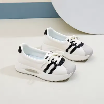 Lady's Sporty Sneakers for Summer 