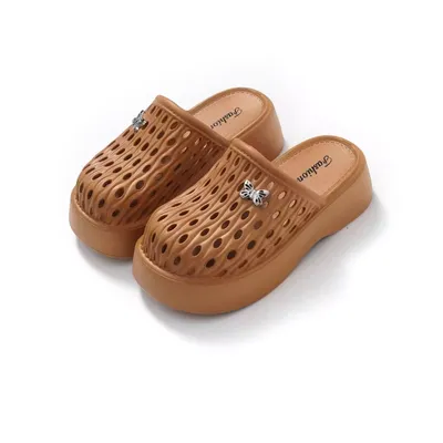 Breathable Flat Closed-Toe Sandals