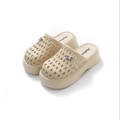 Breathable Flat Closed-Toe Sandals