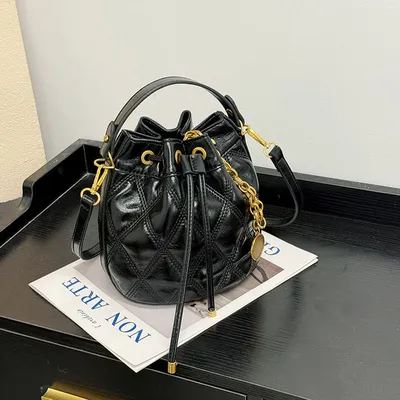 Lingge Embroidery Thread Bucket Bag 