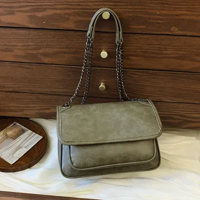  Chain Design Crossbody Bags