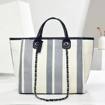 Chain Shoulder Strap Design Tote Bag