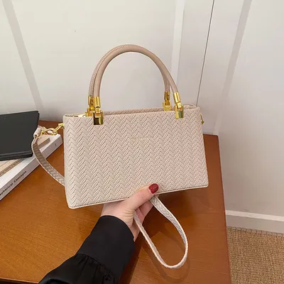 Elegant And Fashionable Shoulder Bag
