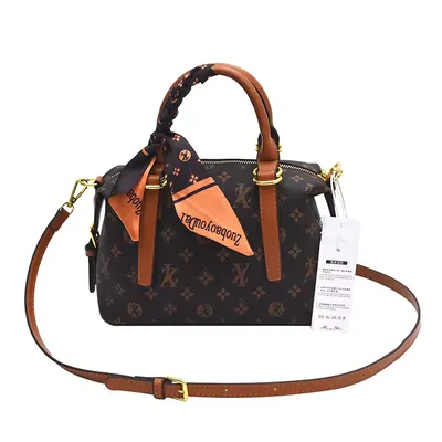 Fashionable Ladies Boston Bag