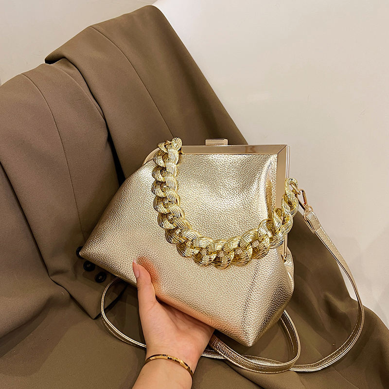 Elegant Chain Ladies Crossbody Bag