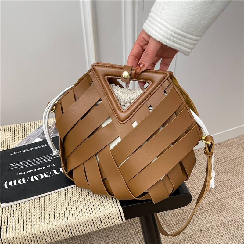 Luxury Woven Womens Shoulder Bag 