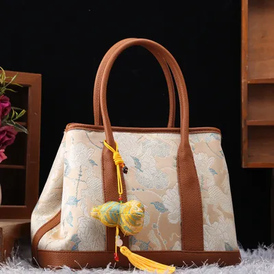 Women Stylish and Elegant bag