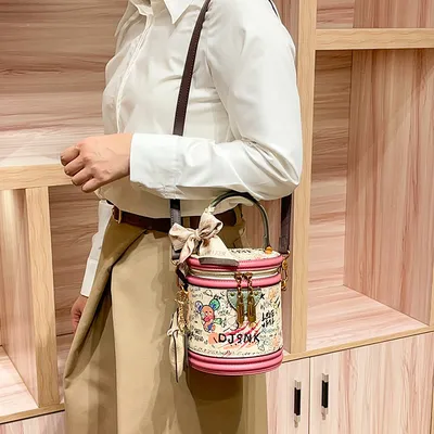 Minimalist Everyday Tote bag