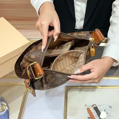 Elegant Bloom Shoulder Bag