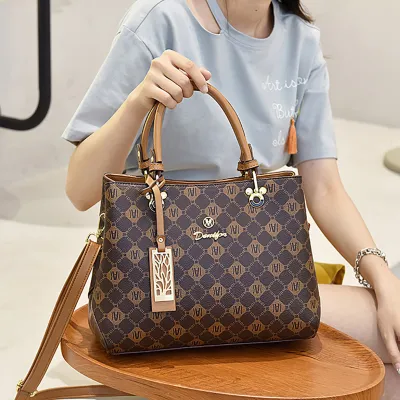 Trendy Large-Capacity Women’s Shoulder Handbag | High-End Crossbody Handbag