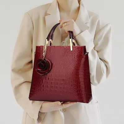 Crocodile Pattern Patent Handbag | Elegant Women’s Shoulder Bag