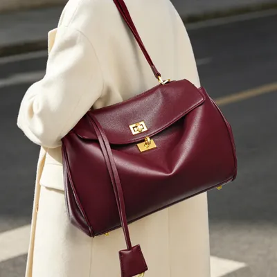 Large Capacity Sophisticated Tote Bag | Stylish Women’s Handbag