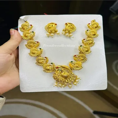 Gold Polished Semi Long Necklace Set with Temple Design – Traditional Bridal Jewellery