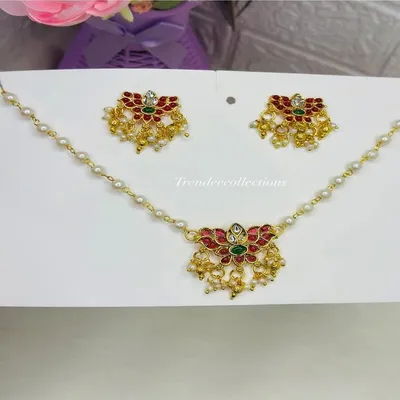 South Indian Gold Polished Neckpiece Set with Pearl Chain – Traditional Temple Jewellery