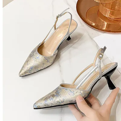 QUIET STATEMENT KITTENHEELS