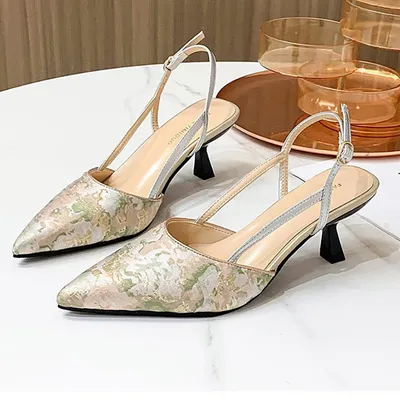 QUIET STATEMENT KITTENHEELS