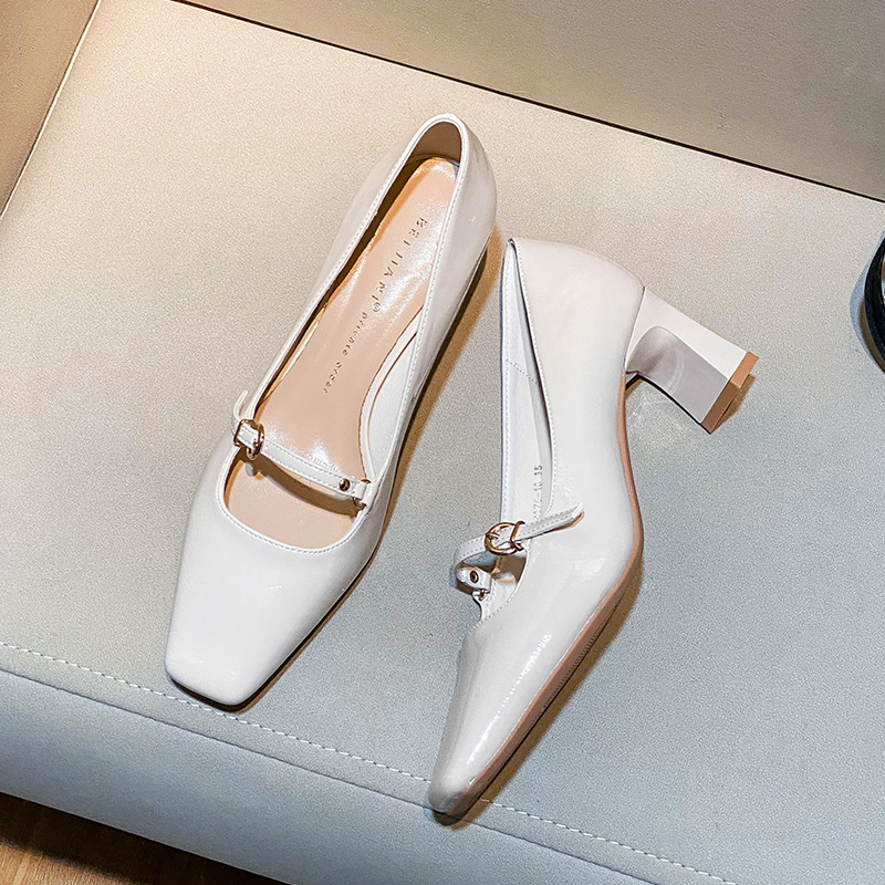 RETRO MARY JANE HIGH HEELS