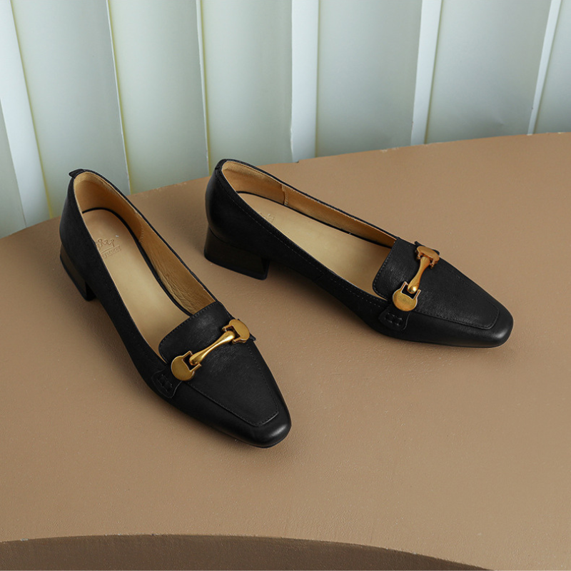 RETRO STYLE SQUARED TOE, MID-HEEL