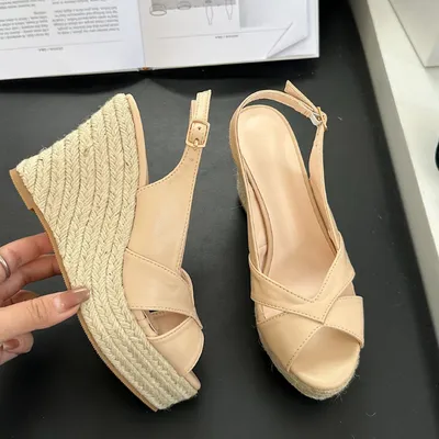 WEDGE PLATFORM STRAPPY SANDALS