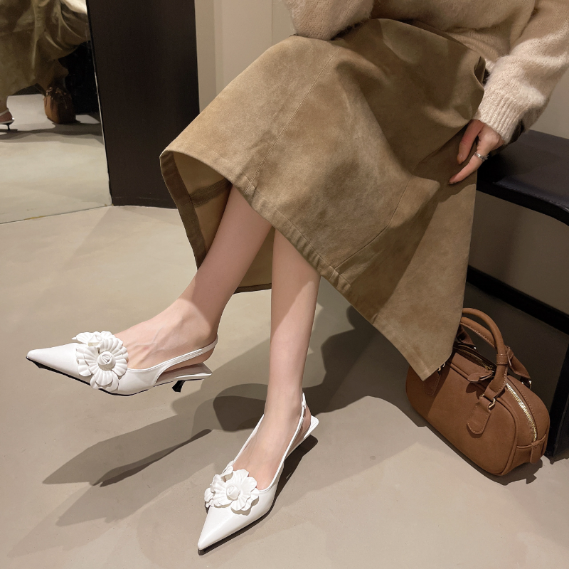 FRENCH POINTED-TOE SANDALS WITH FLORAL PATTERNS