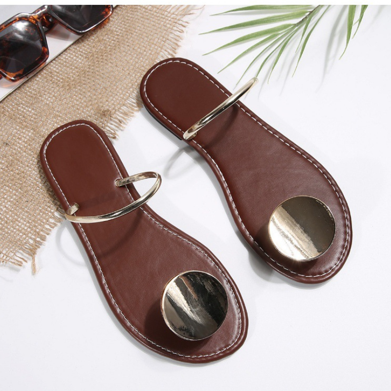 ELEGANT BROWN FLATS WITH GOLD ACCENTS