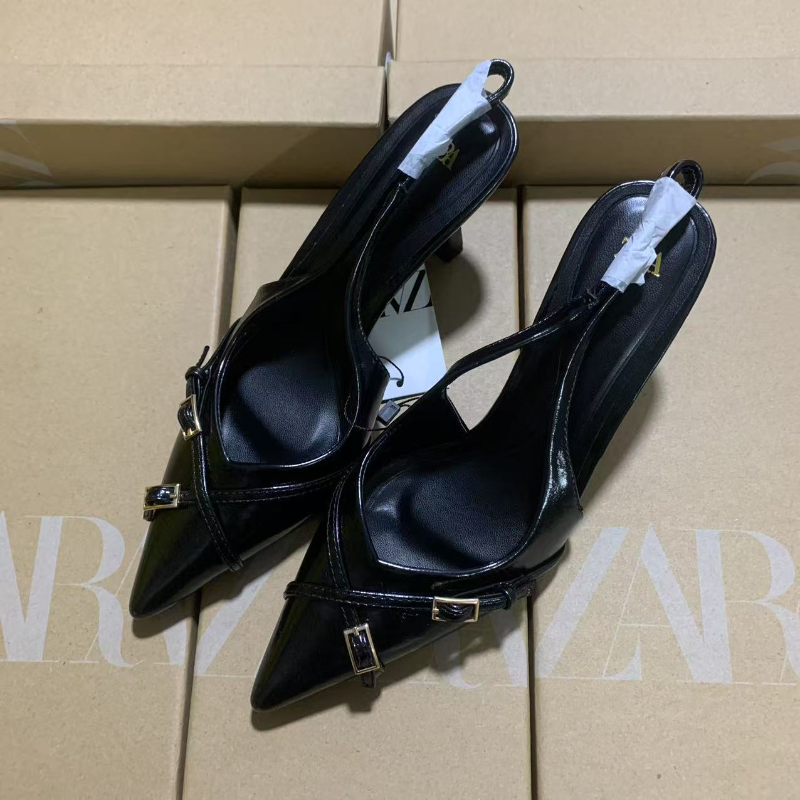 SLEEK BLACK POINTED BUCKLE HEELS