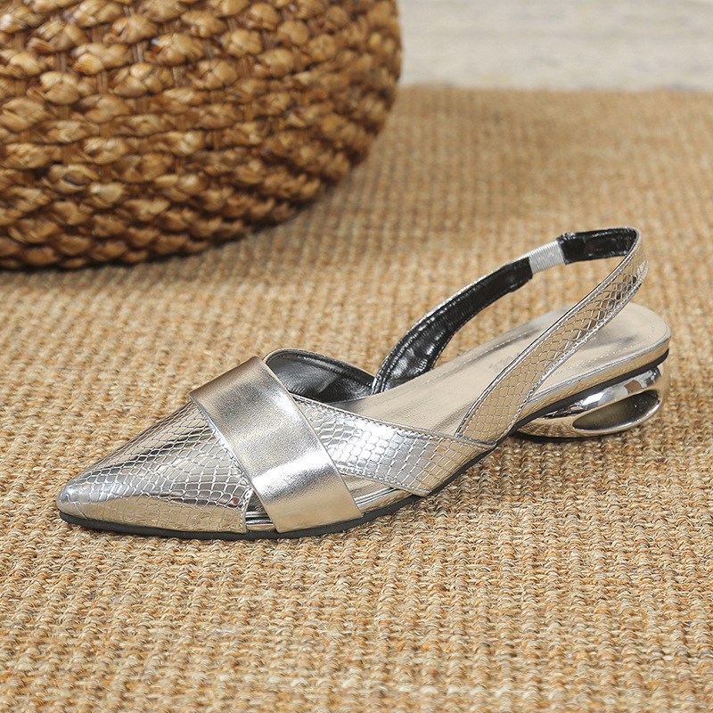 THE ICON SLINGBACK