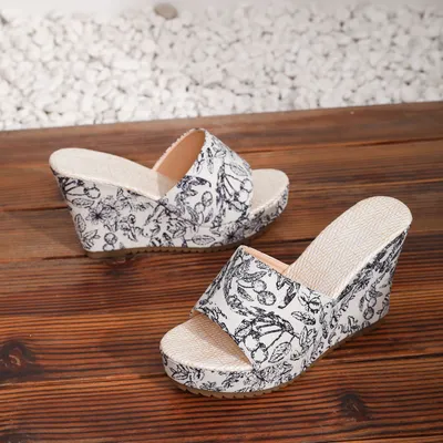 BLOOM CHIC WEDGES