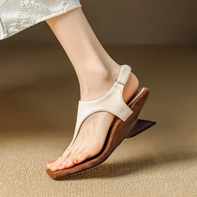 BARECHIC WEDGE