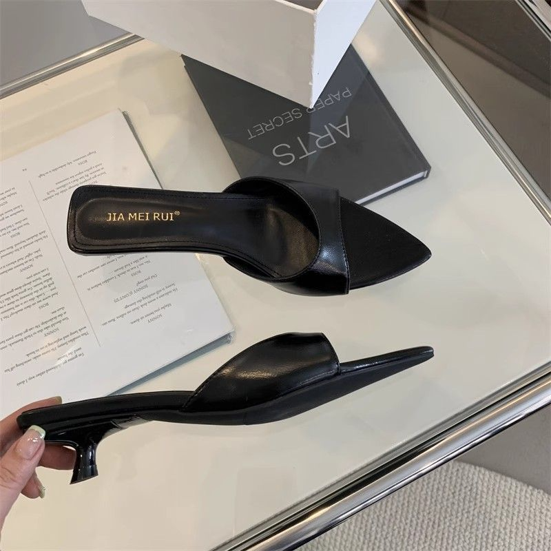 CHIC POINTED MULE HEELS