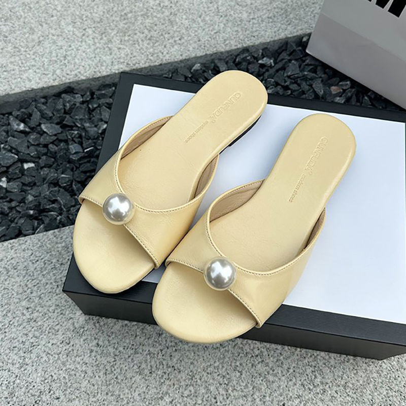 PEARL EASE FLATS