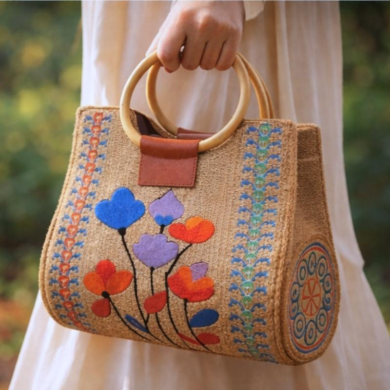 RangTuli Naksharaa Handheld