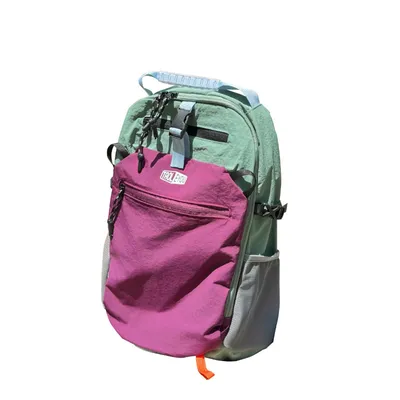 Lightweight and professional 18L hiking backpack.