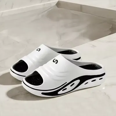 Stylish men's slipper 