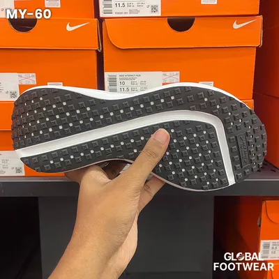 Nike Quest 5 running shoes