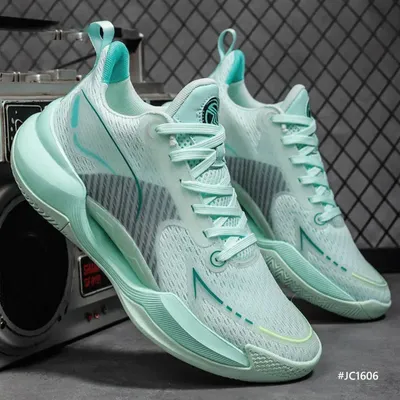 Breathable Lightweight Shock Resistant Sports shoes 