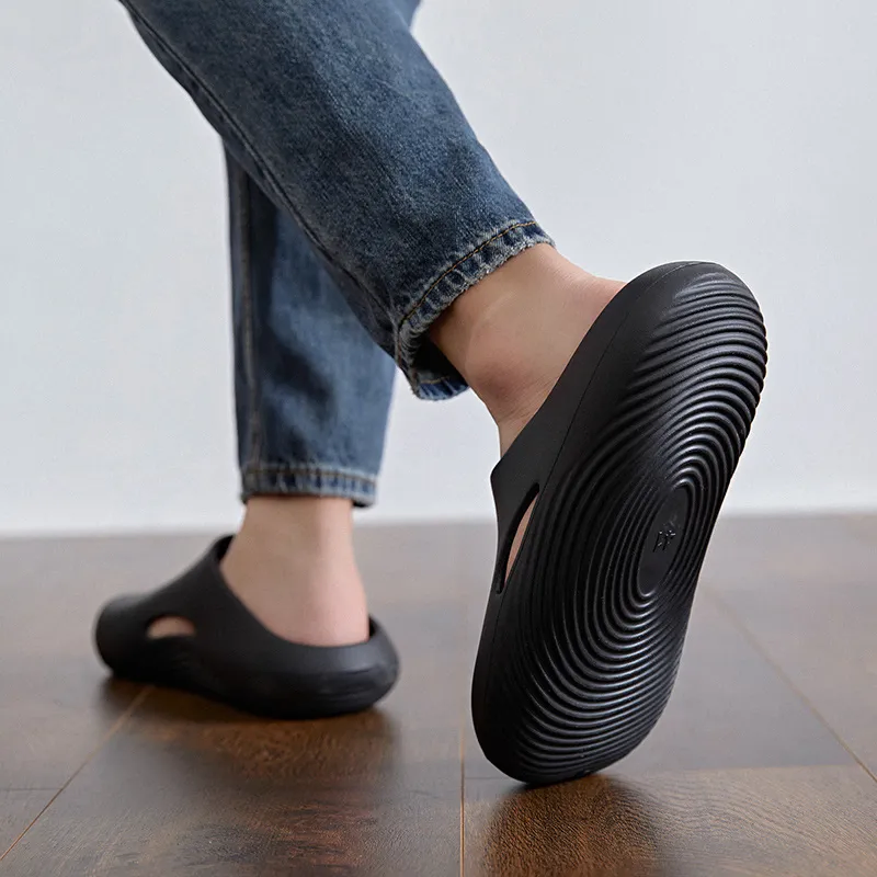 Velvet Hold Men’s Slippers