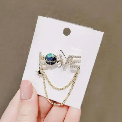 Love Design Chain tassel Brooch