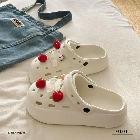 Satin Hug Women’s Slippers