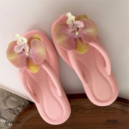 Feather Retreat Women’s Slippers