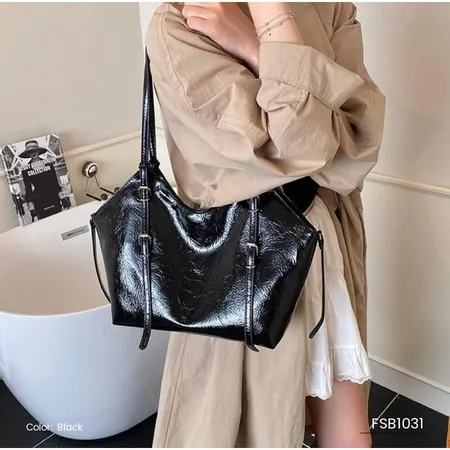 Elle Curve Women’s Shoulder Bag