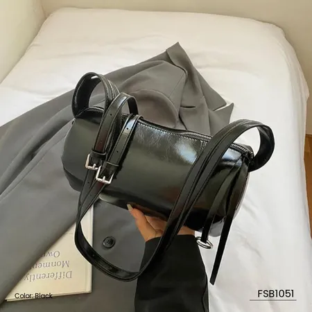 Skye Women’s Shoulder Bag