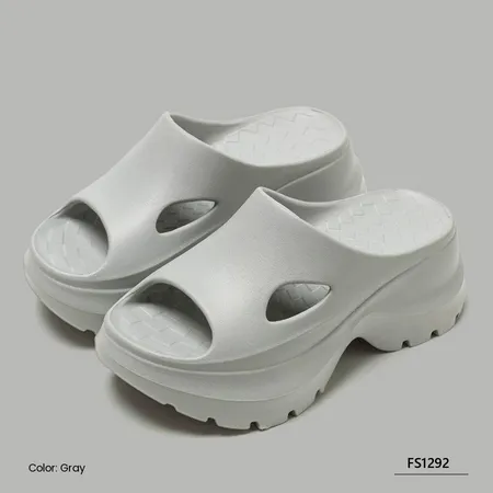 Adelina Cove Women's Slippers