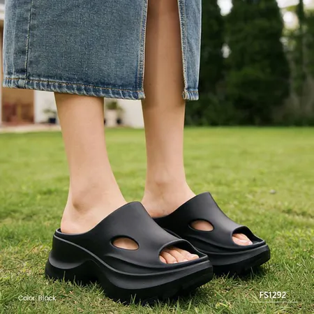 Adelina Cove Women's Slippers