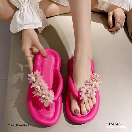 Delyra Grove Women's Slippers