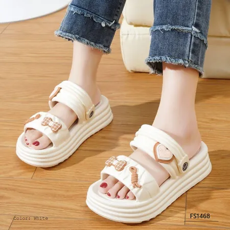 Wavelle Lane Women's Slippers